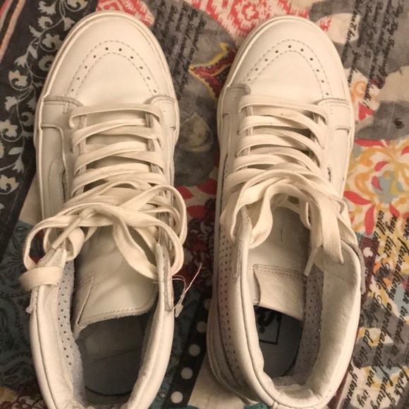 White Old Skool Hightop Vans w/ Spotted Design. - Picture 4 of 5